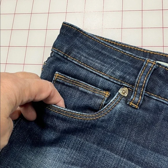 KUT FROM THE KLOTH "Reese" Ankle Straight Whisker/Fade 5 Pocket Weekend Jeans 8 - Picture 5 of 16